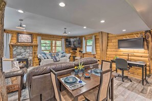 Apartment (0 Bedroom) | Interior - Cozy Wisconsin Studio, 11 Mi to Lake Geneva! (Burlington)