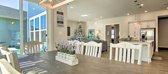 Modern Lewes Home w/ Deck, Grill + Pond View!