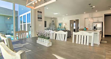 Modern Lewes Home w/ Deck, Grill + Pond View!