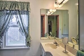 Rumah (5 Bedrooms) | Interior