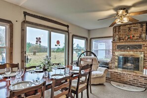 Interior - Wilderness Retreat & Cross-country Ski Center! (Le Roy)