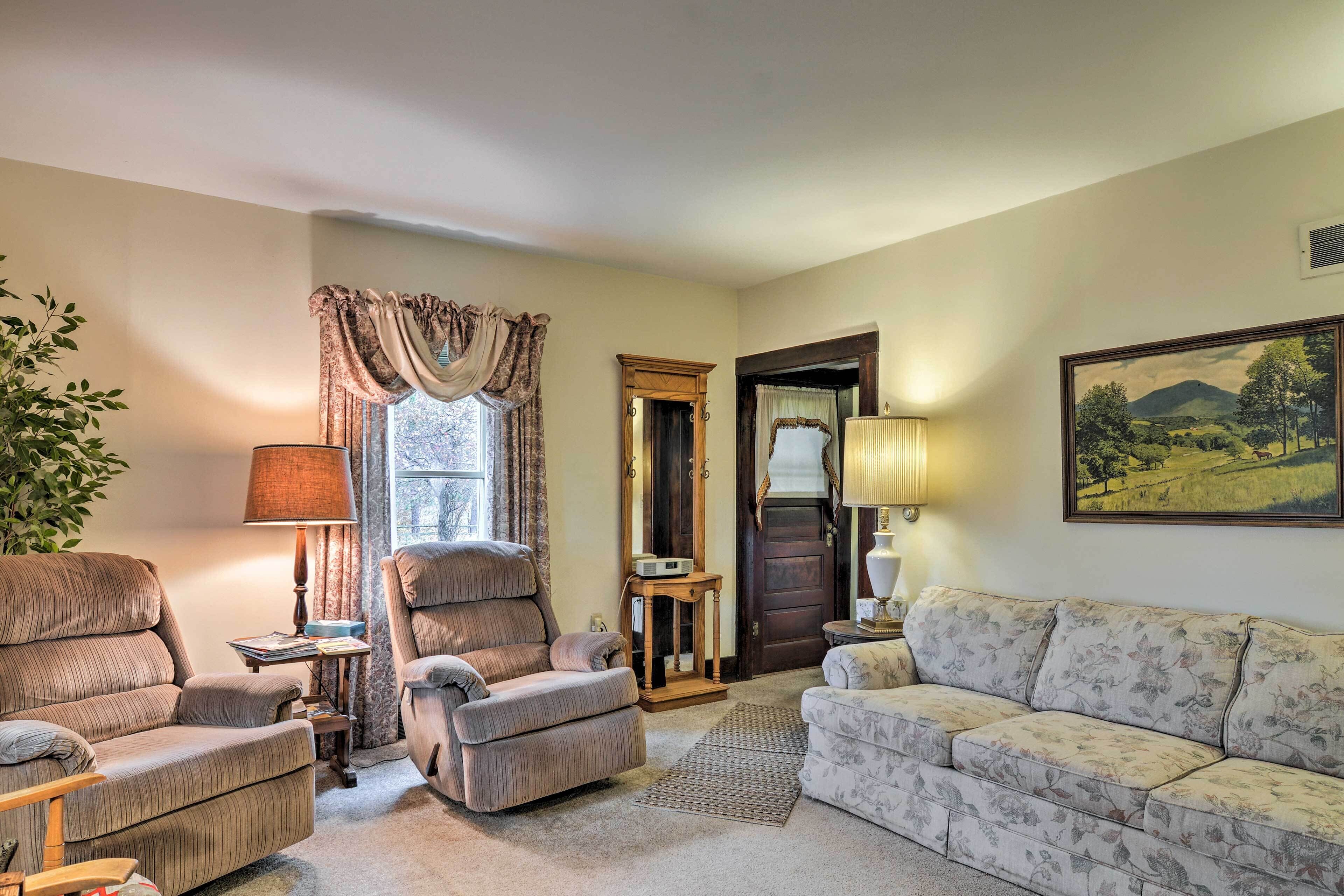 House (5 Bedrooms) | Interior