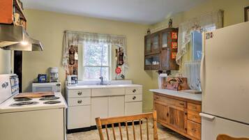 House (5 Bedrooms) | Interior