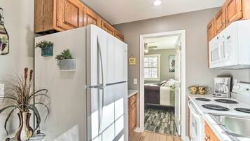 Rumah (2 Bedrooms) | Dapur pribadi | Microwave, oven, kompor, dan mesin pencuci piring