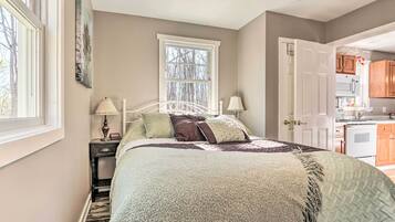 House (2 Bedrooms) | 2 bedrooms, iron/ironing board, bed sheets