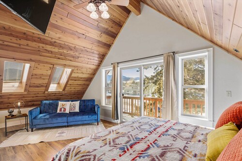 Modern Red Lodge Cabin - Walk to Broadway Ave