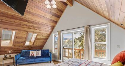 Modern Red Lodge Cabin - Walk to Broadway Ave