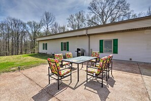 House (4 Bedrooms) | Interior - Quiet Memphis Home on 20 Acres: 10 Mi to Downtown! (Memphis)