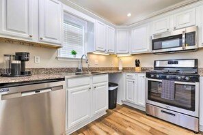 House (2 Bedrooms) | Private kitchen | Cookware/dishes/utensils, paper towels - Mississippi Gulf Coast Vacation Rental! (Long Beach)