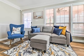 Living area - Mississippi Gulf Coast Vacation Rental! (Long Beach)