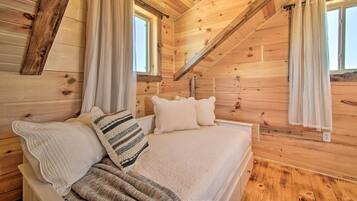 House (1 Bedroom) | Interior