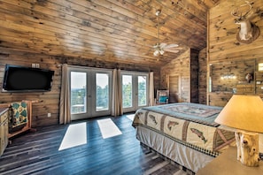 House (3 Bedrooms) | Interior - Broken Bow Mountaintop Home w/ Hot Tub! (Broken Bow)