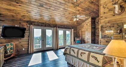 Broken Bow Mountaintop Home w/ Hot Tub!