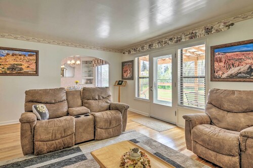 Panguitch Home w/ Patio ~ 24 Mi to Bryce Canyon