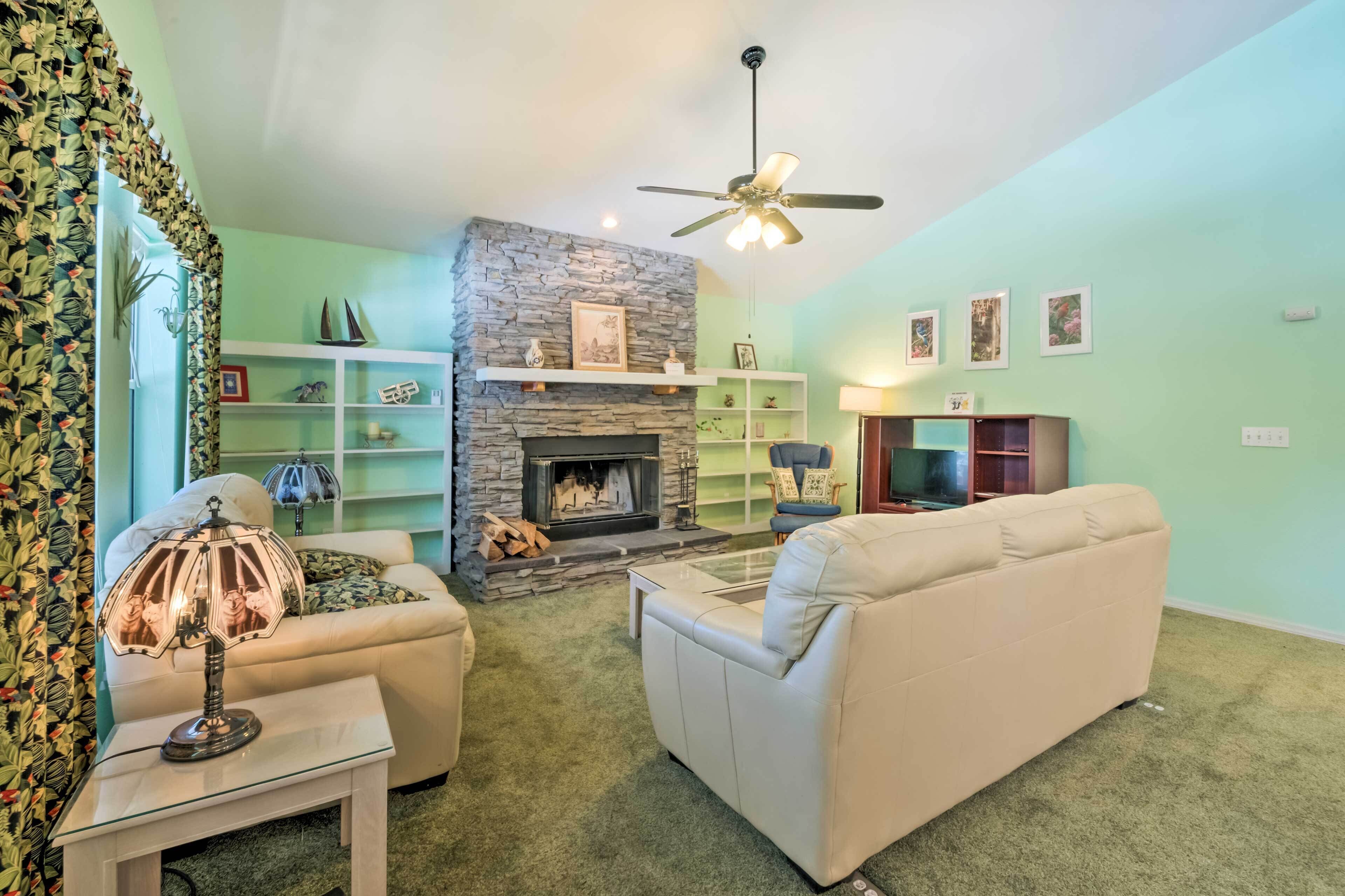 Pet-friendly Cabin ~ 3 Mi to Ski Cloudcroft Mtn!