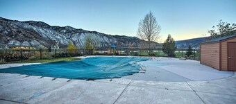 Magnificent Gypsum Retreat on the Colorado River!