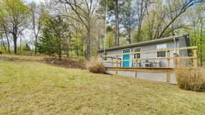House (2 Bedrooms) | Interior - Arkansas Vacation Rental < 1 Mi to Norfork Lake (Mountain Home)