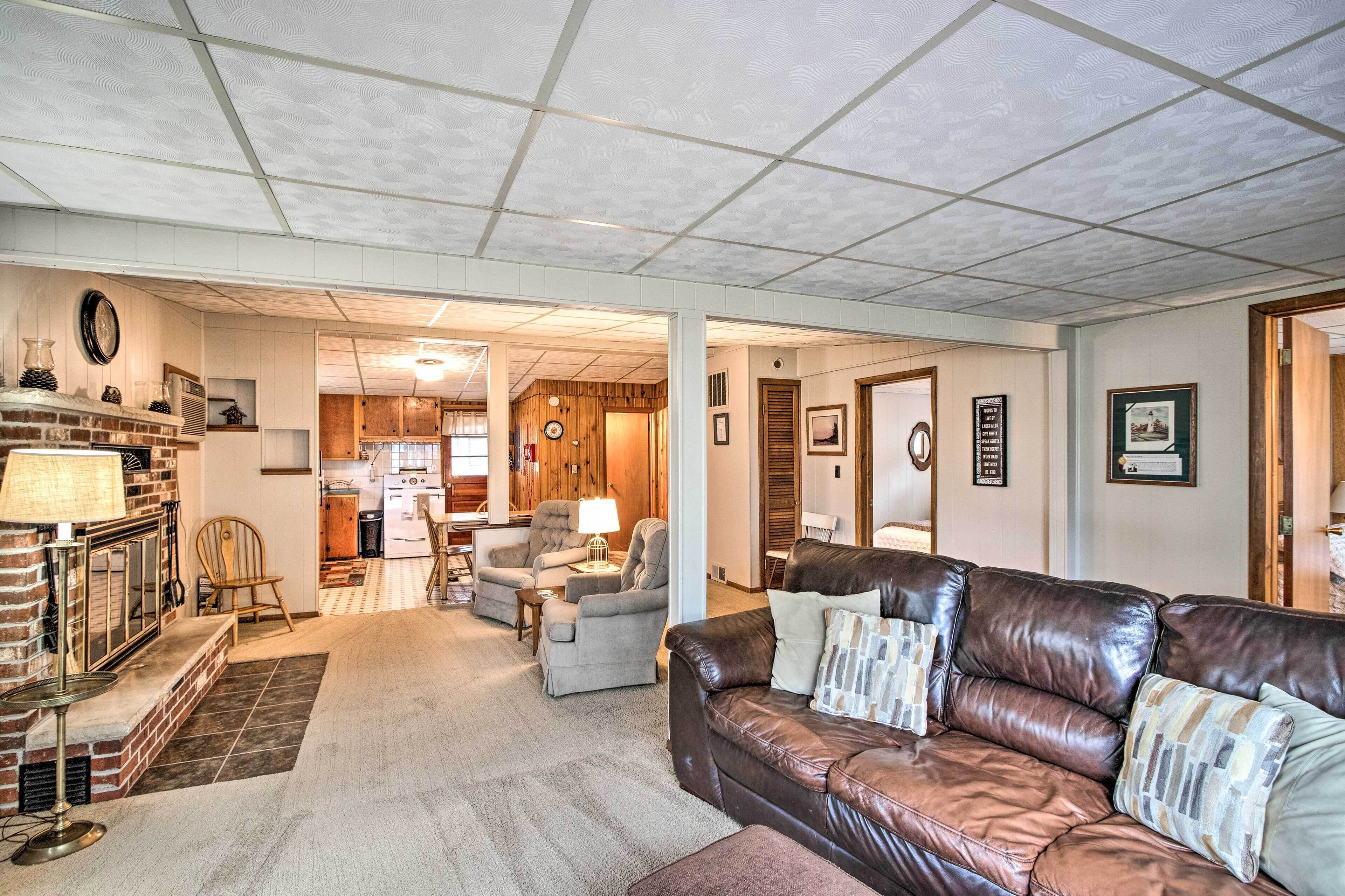 National City Cottage w/ Patio, Steps to Lake!