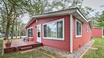 Cottage (3 Bedrooms) | Front of property