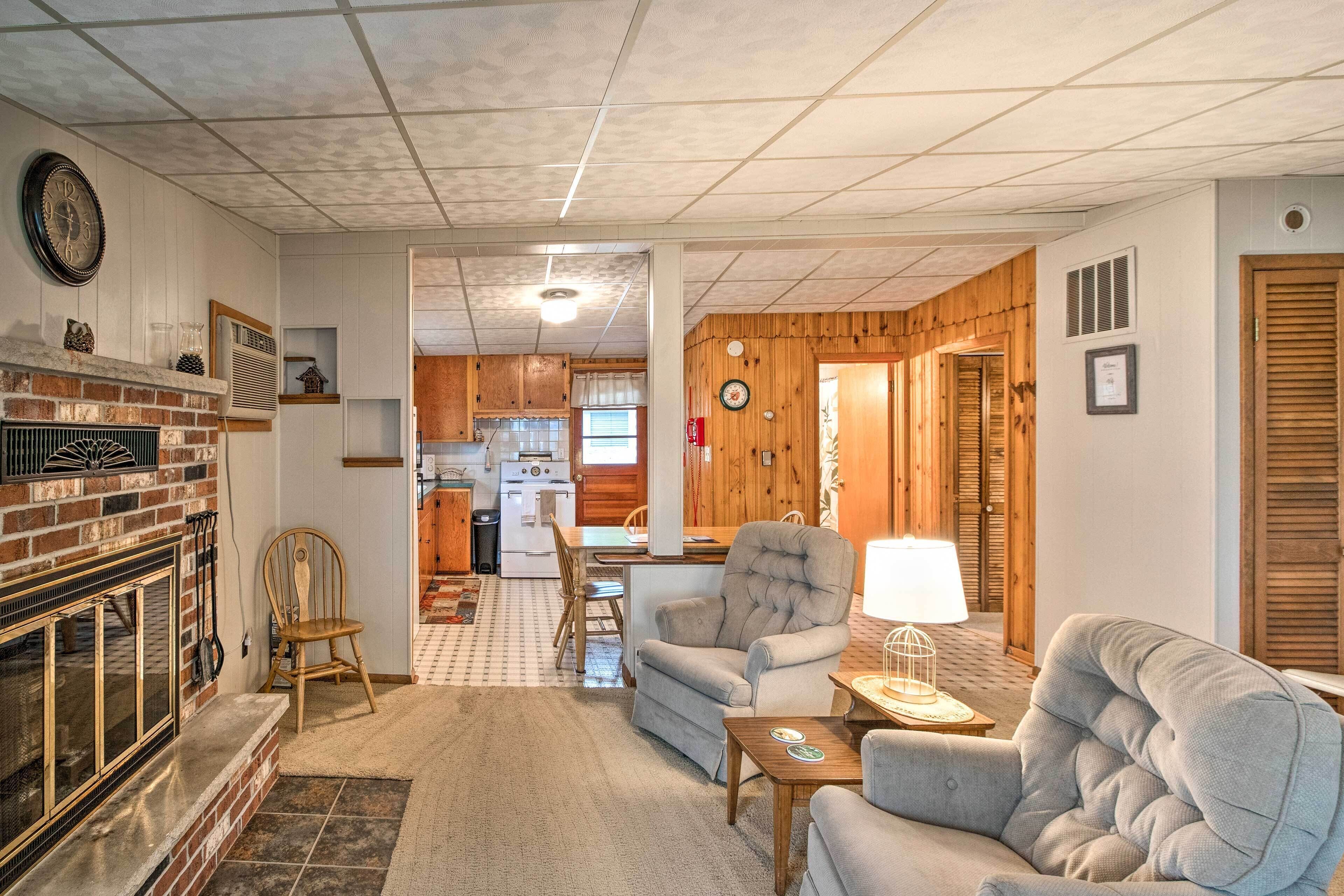 National City Cottage w/ Patio, Steps to Lake!