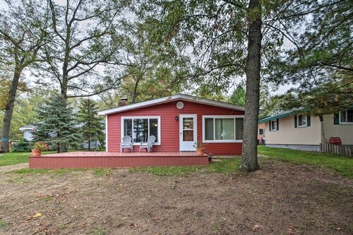 National City Cottage w/ Patio, Steps to Lake!