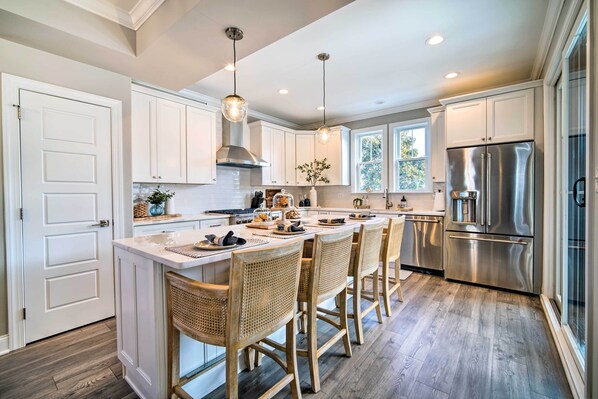 Maison (5 Bedrooms) | Cuisine privée | Four à micro-ondes, un four, surface de cuisson, lave-vaisselle