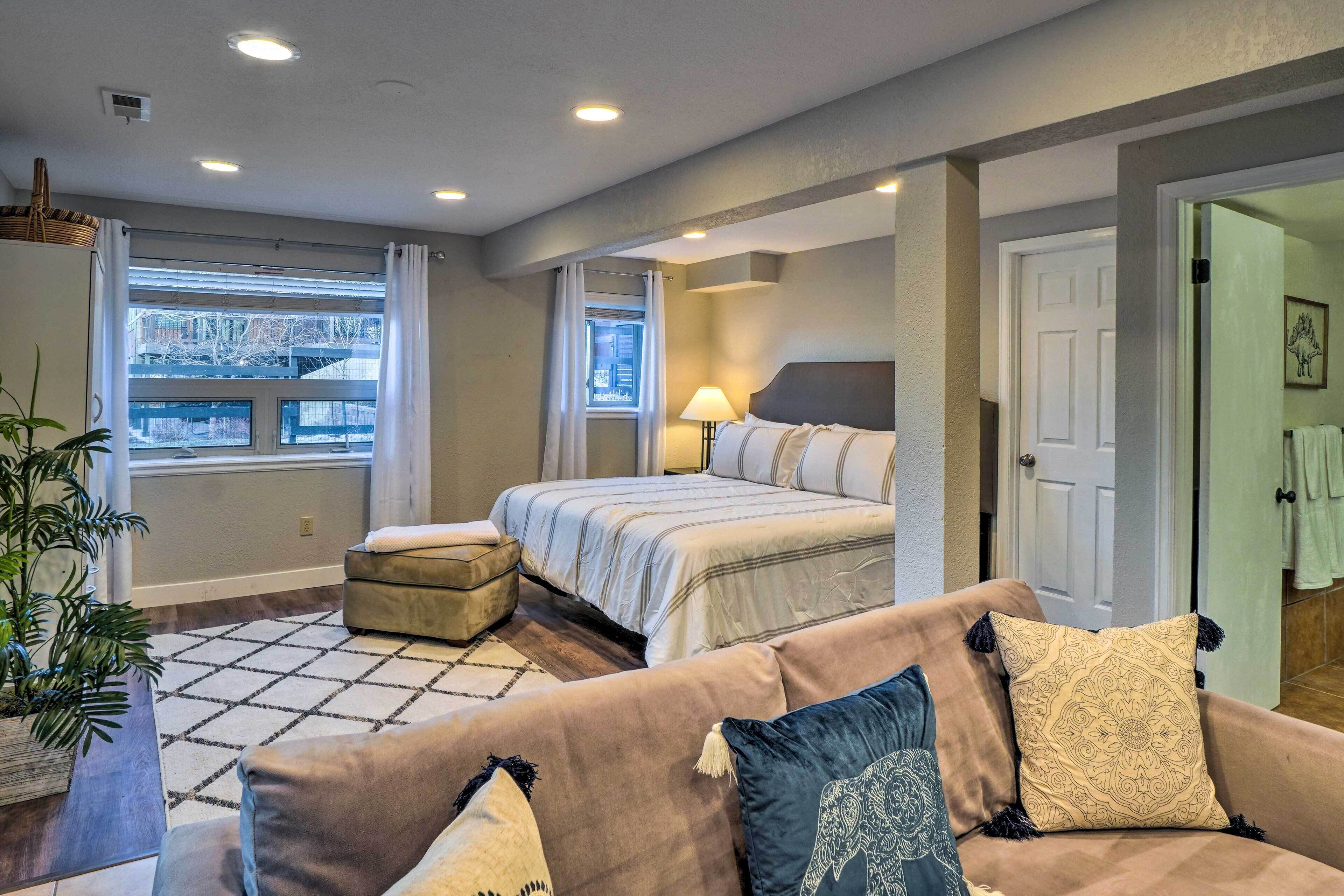 Quiet Studio Suite ~ 6 Mi to Downtown Parker