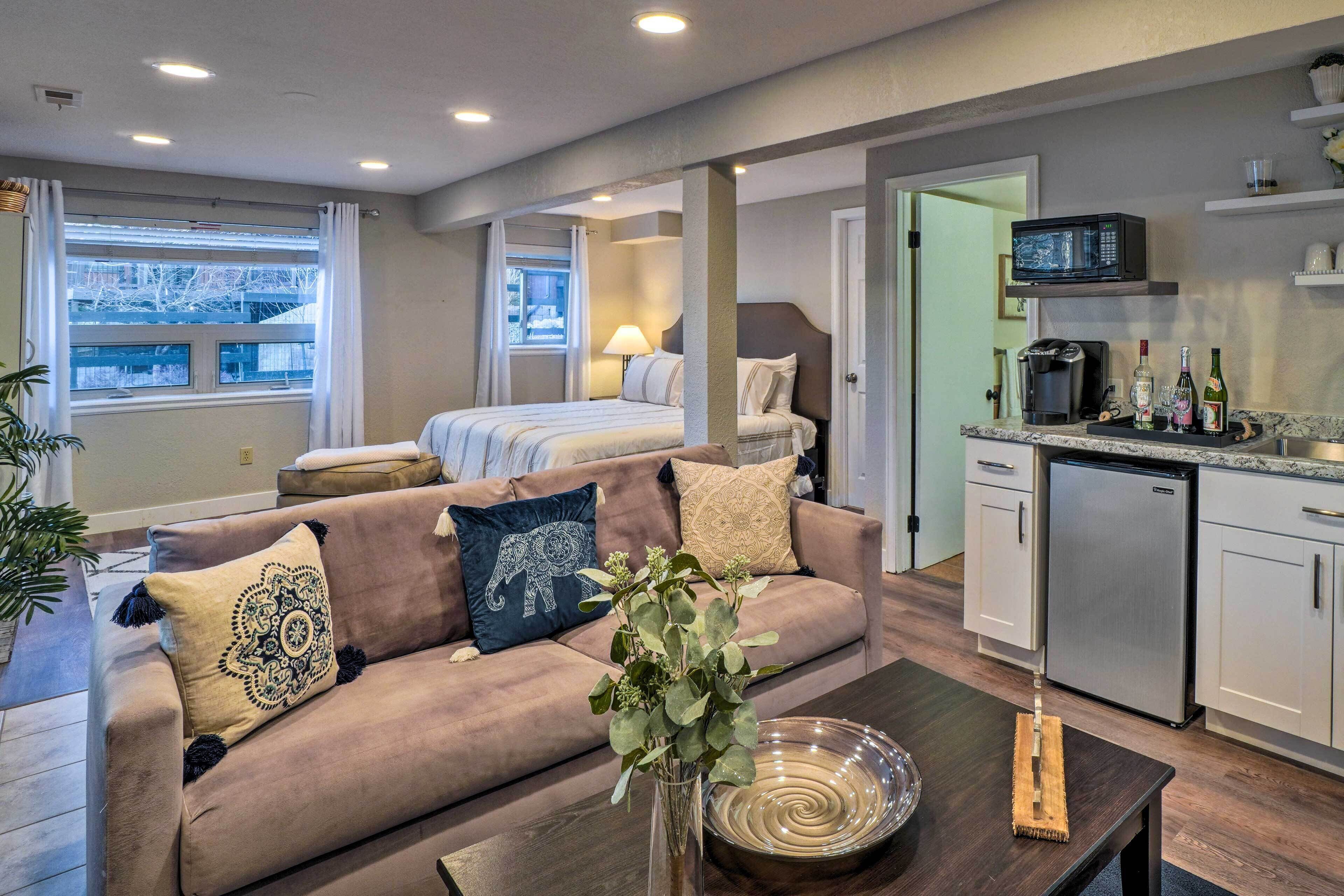 Quiet Studio Suite ~ 6 Mi to Downtown Parker