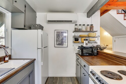 Modern A-frame Cabin < 2 Mi to Trinity Lake!