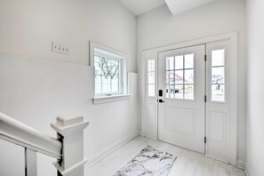 Apartment (4 Bedrooms) | Interior - New Townhome < Half Mi to Beach! (North Wildwood)