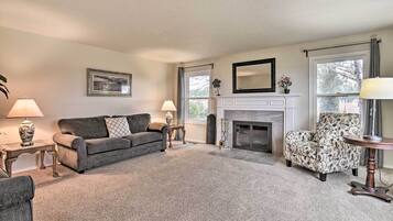 House (5 Bedrooms) | Interior