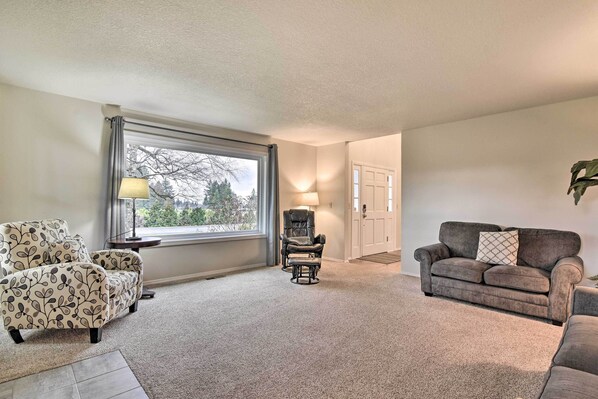 House (5 Bedrooms) | Interior