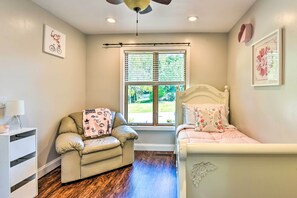 House (4 Bedrooms) | Interior - Pet-friendly Maple Grove Gem w/ Private Yard! (Maple Grove)