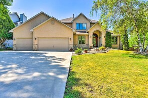 House (4 Bedrooms) | Interior - Pet-friendly Maple Grove Gem w/ Private Yard! (Maple Grove)
