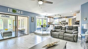 House (4 Bedrooms) | Interior