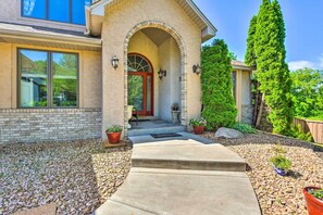 House (4 Bedrooms) | Interior - Pet-friendly Maple Grove Gem w/ Private Yard! (Maple Grove)