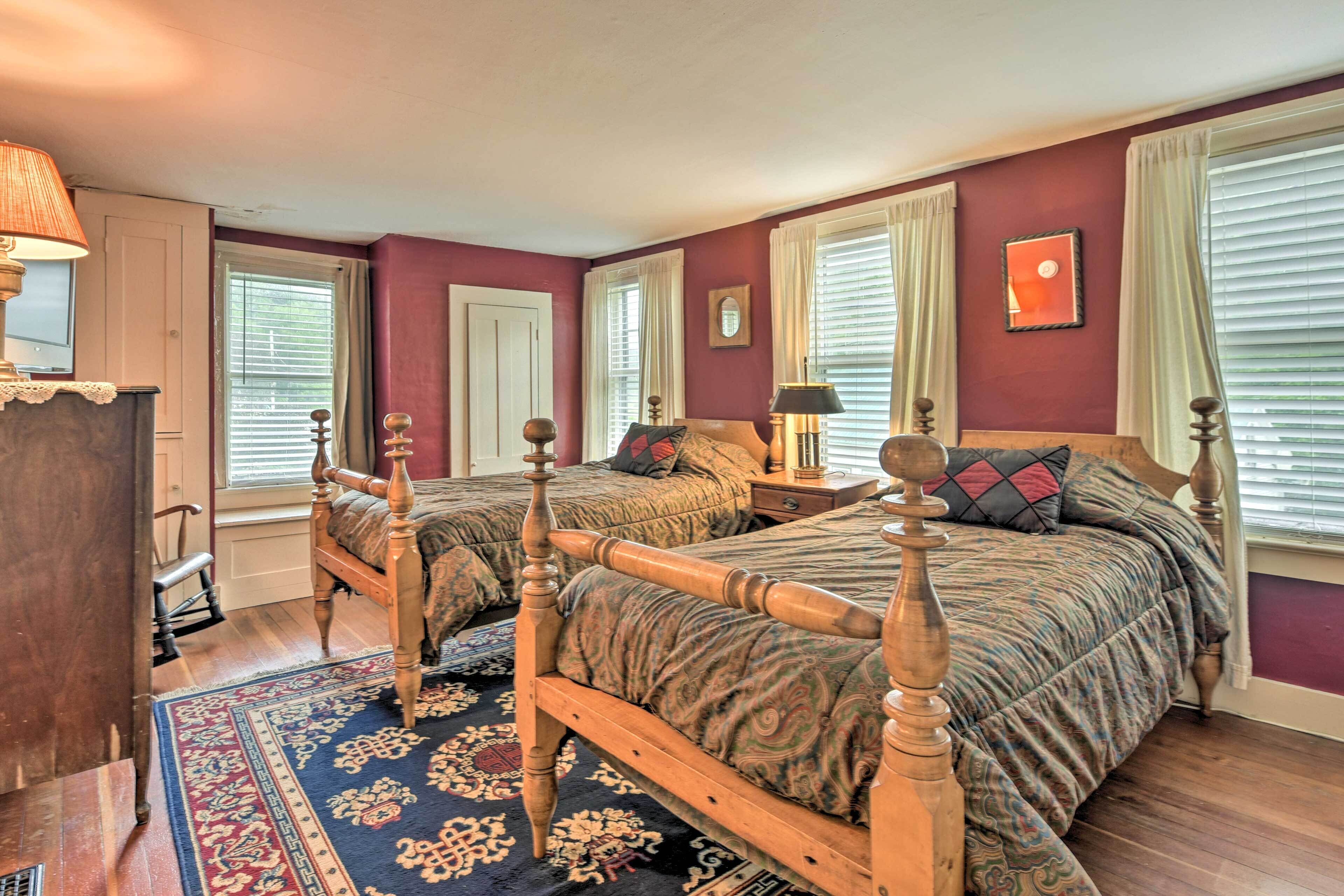 Rustic Roxbury Ski Farmhouse With Trails!