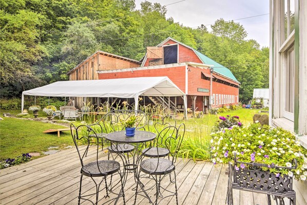 المنشأة من الداخل