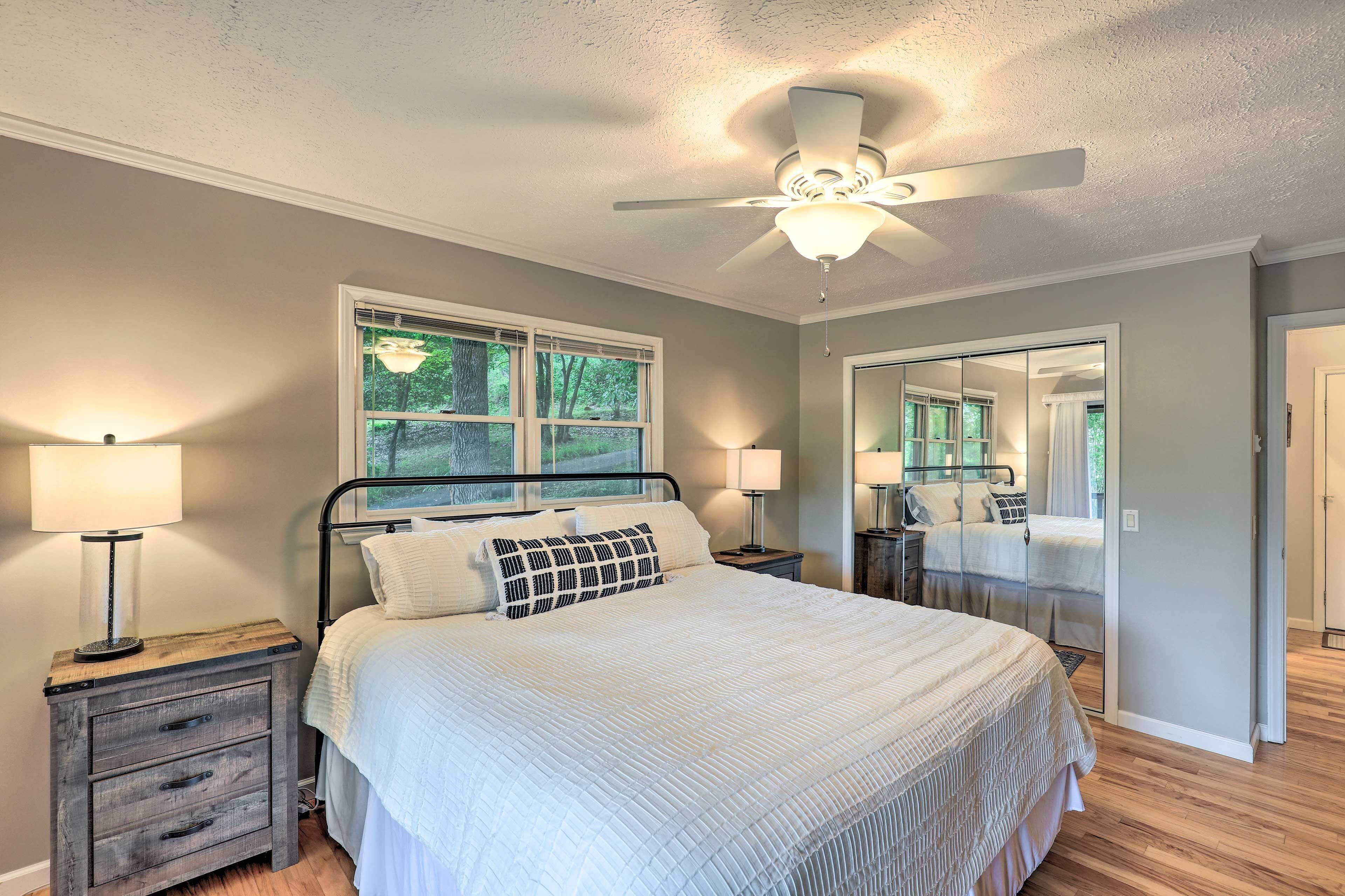 Scenic Smokies Cabin w/ Decks, Fire Pit, Gas Grill