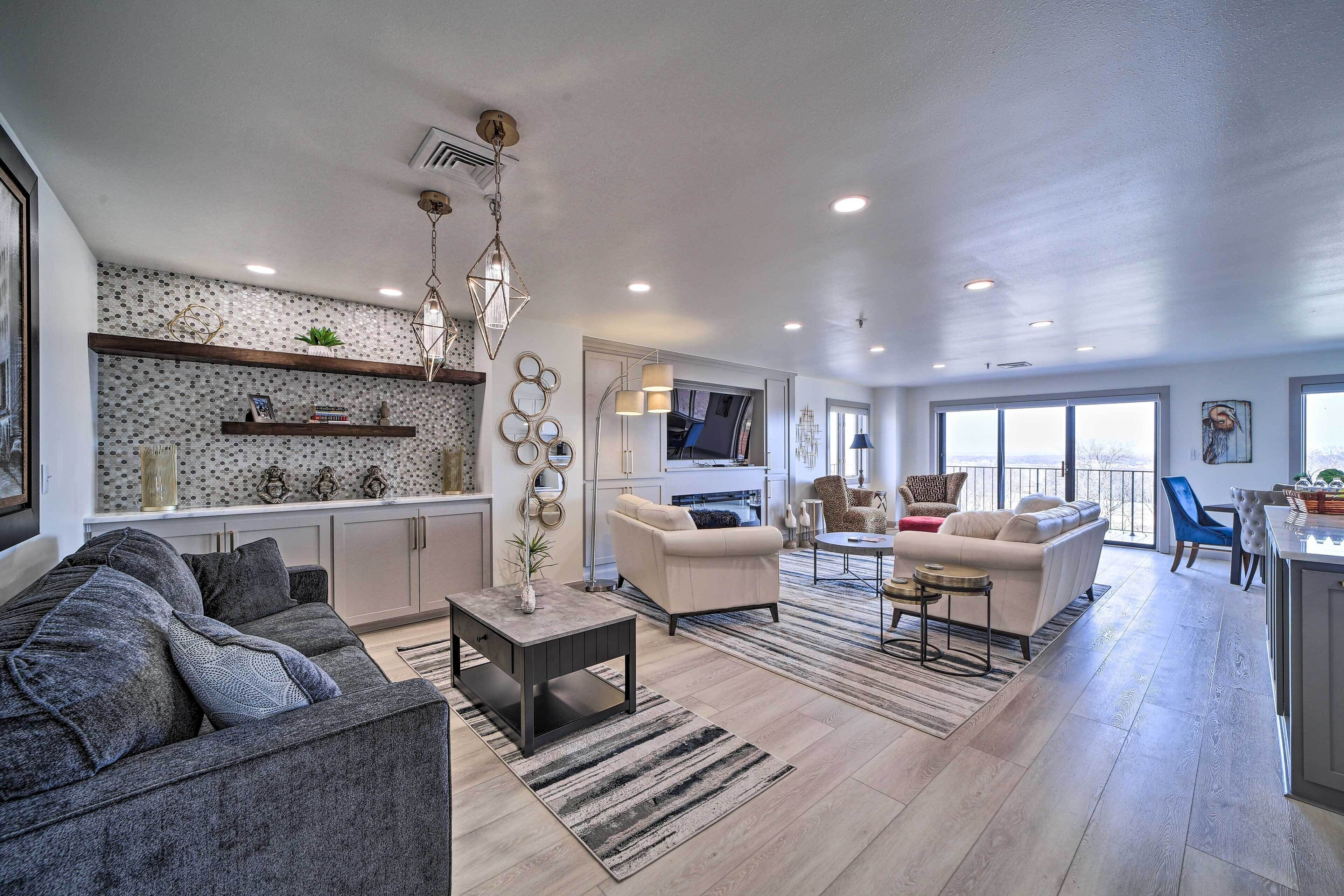 Monkey Island Condo w/ Resort Amenities!