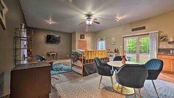 House (2 Bedrooms) | Interior