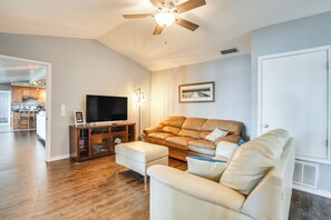 House (5 Bedrooms) | Interior