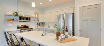 3 Mi to Lake Pend Oreille: Home w/ Deck & Yard