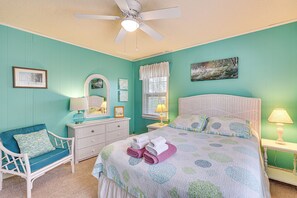 House (3 Bedrooms) | Interior - 'reel Blessed' Topsail Beach Home w/ Private Dock! (Holly Ridge)