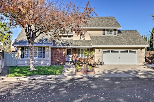 Modesto Home w/ Deck - 2 Mi to Vintage Faire Mall