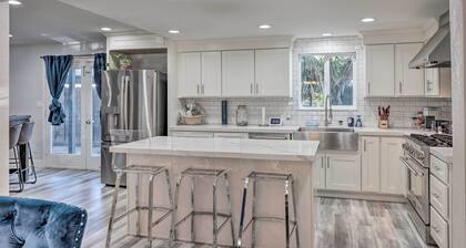 Modesto Home w/ Deck - 2 Mi to Vintage Faire Mall