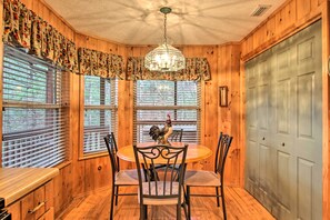 Interior - Private Gatlinburg Cabin: Pet Friendly w/ Hot Tub! (Gatlinburg)