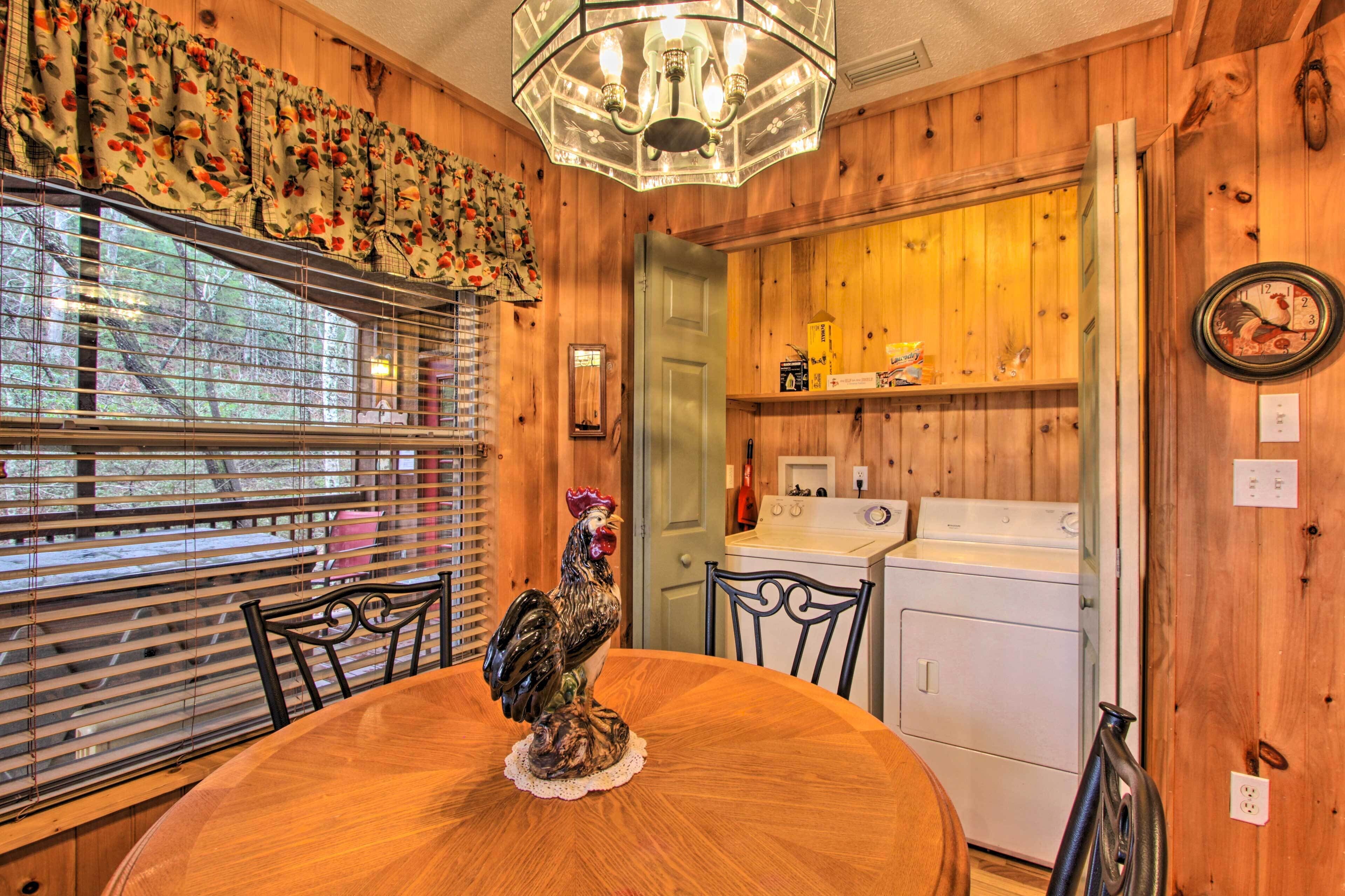 Private Gatlinburg Cabin: Pet Friendly w/ Hot Tub!