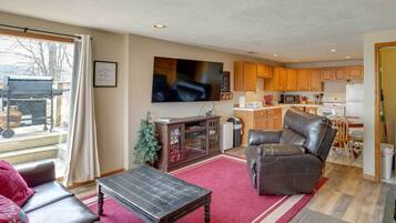 Apartment (3 Bedrooms) | Front of property