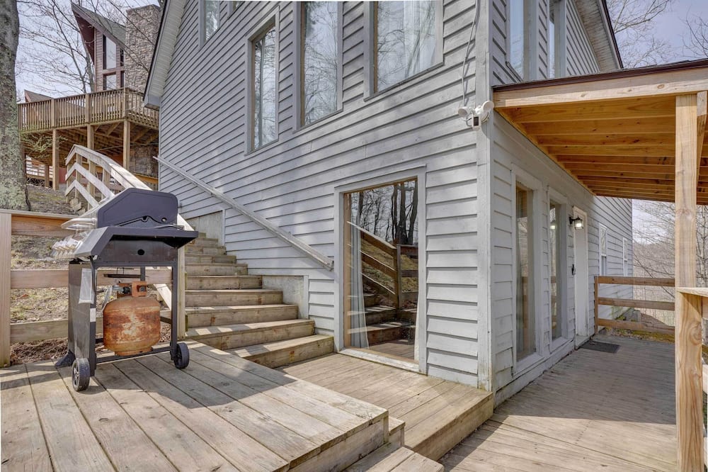 'snowed Inn' Cozy Winterplace Ski-in/ski-out Cabin - Flat Top, WV